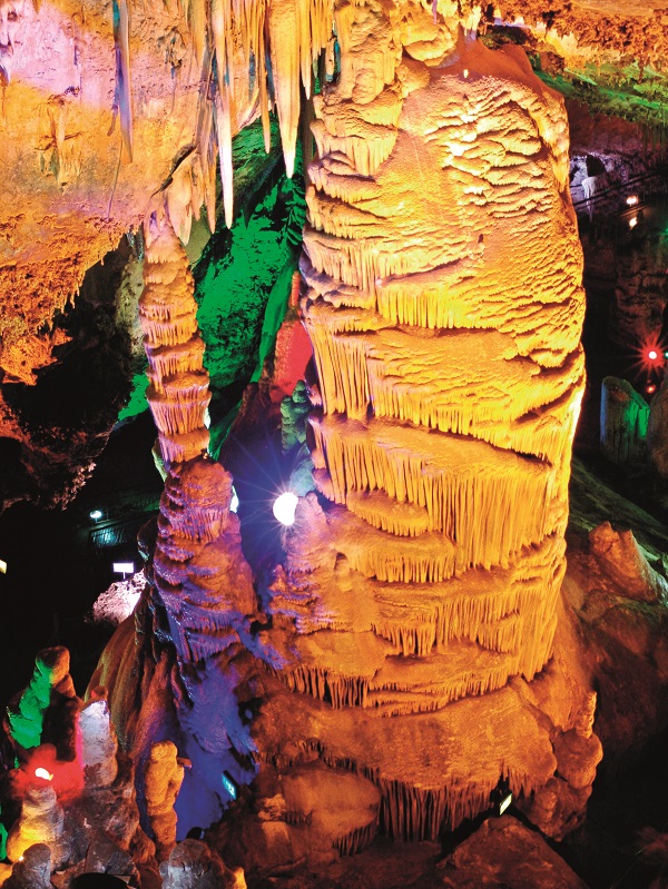 鸡冠洞钟乳石景观（Stalactite Landscape in Jiguan Cave）.jpg